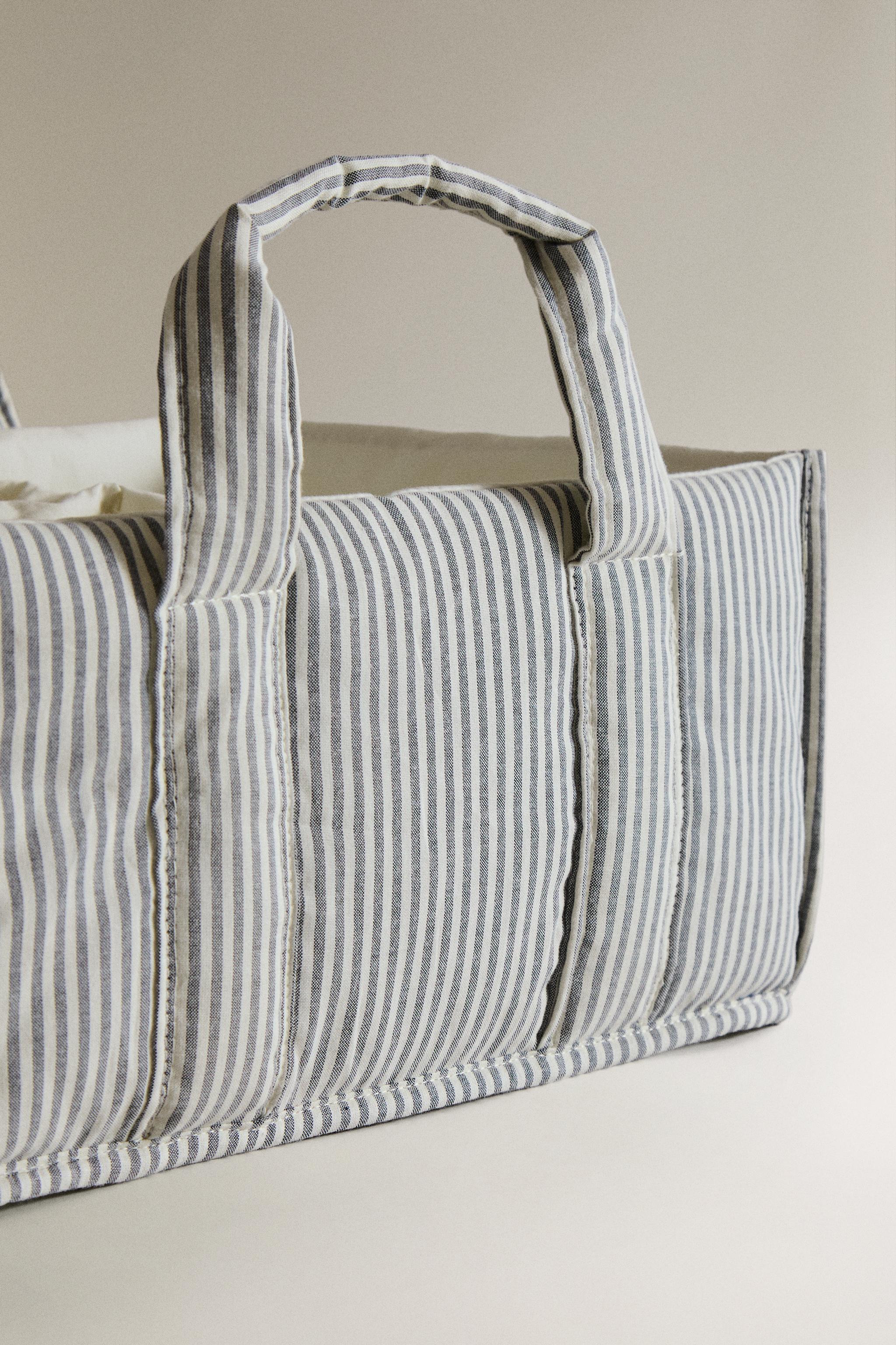 STRIPED BABY CLOTHES ORGANIZER WITH HANDLE